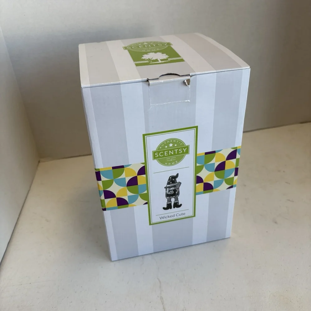 Scentsy Warmer WICKED CUTE HALLOWEEN WITCH GNOME Wax Warmer NEW IN BOX - Picture 2 of 4
